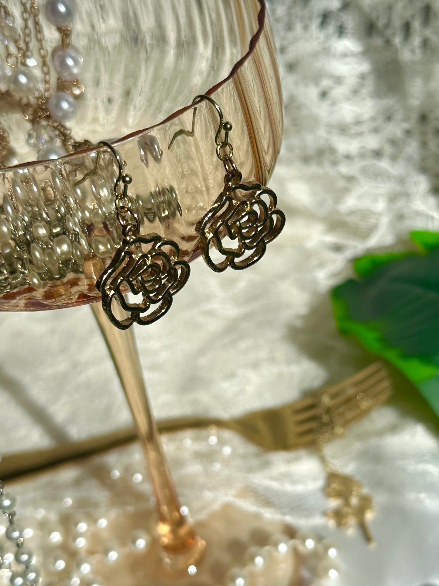 Gold Roses Necklace & Earrings set